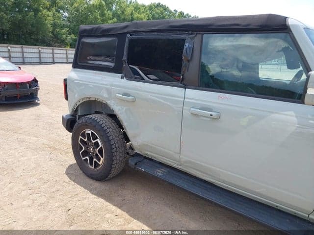 2022 FORD BRONCO OUTER BANKS 6