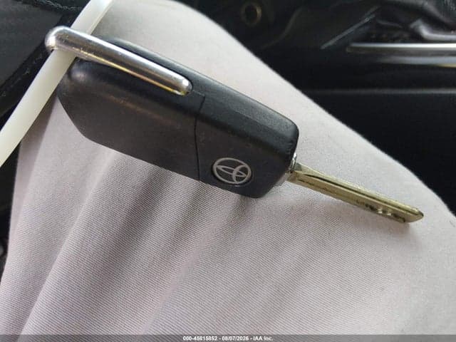 2018 TOYOTA CAMRY LE 11