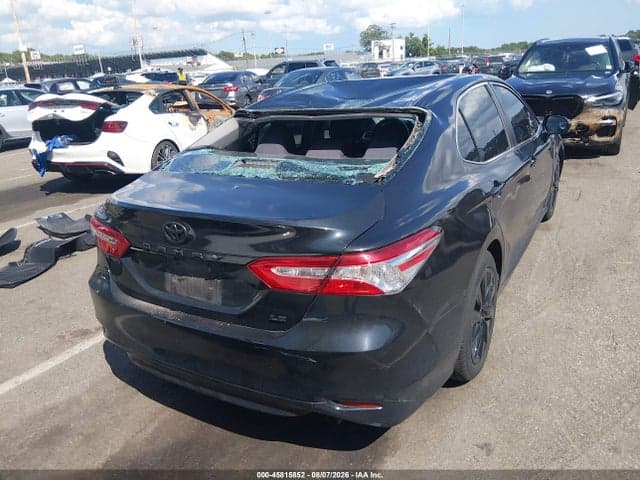 2018 TOYOTA CAMRY LE 4