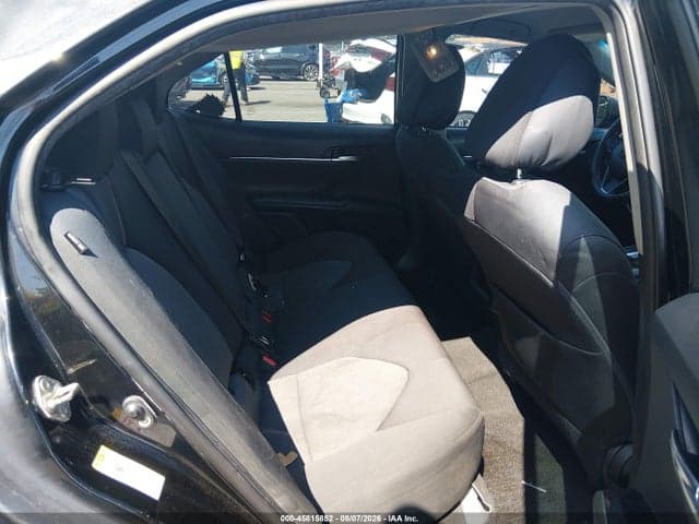 2018 TOYOTA CAMRY LE 8