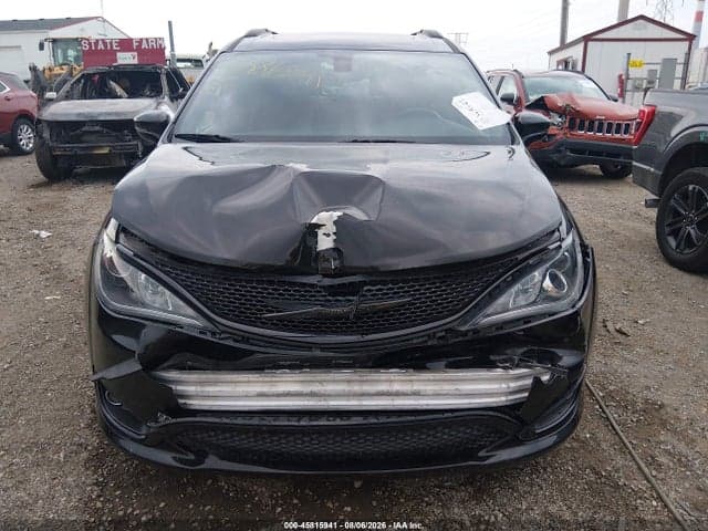 2018 CHRYSLER PACIFICA LIMITED 12