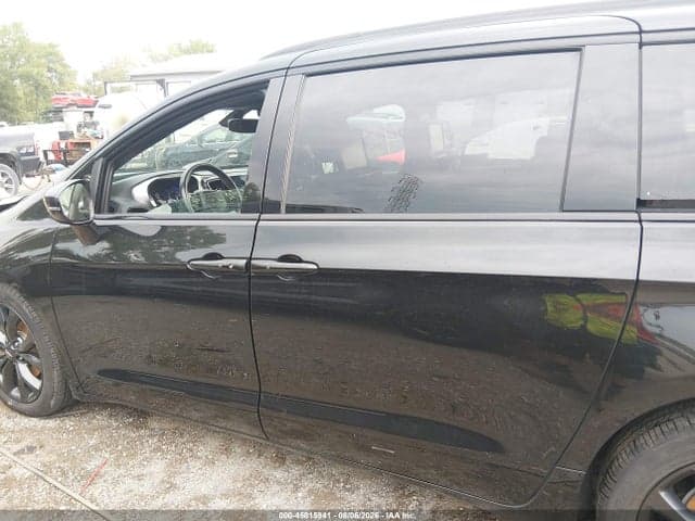2018 CHRYSLER PACIFICA LIMITED 14
