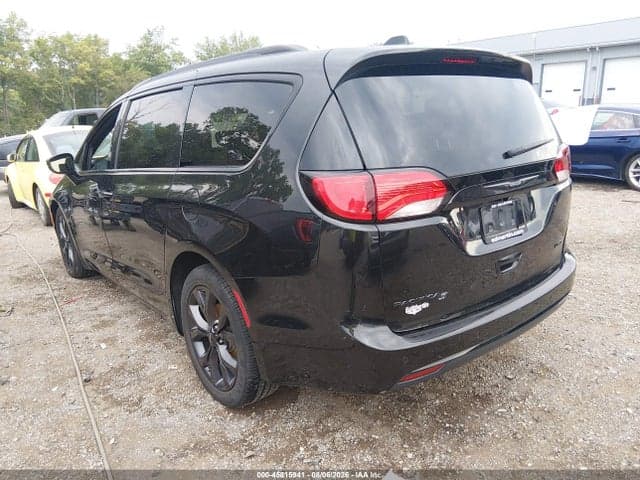 2018 CHRYSLER PACIFICA LIMITED 3