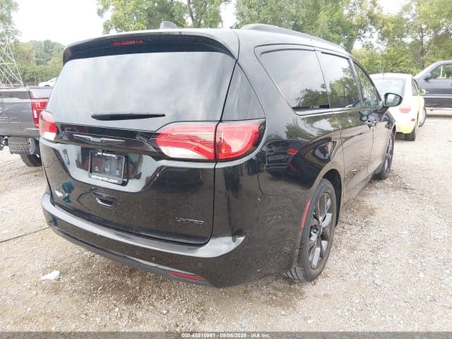 2018 CHRYSLER PACIFICA LIMITED 4