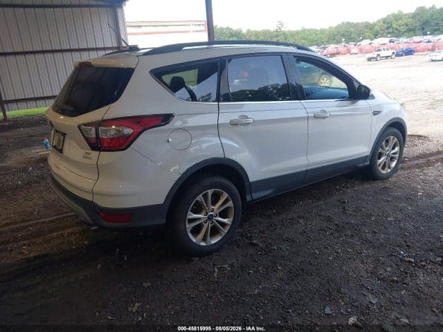 2017 FORD ESCAPE SE 4