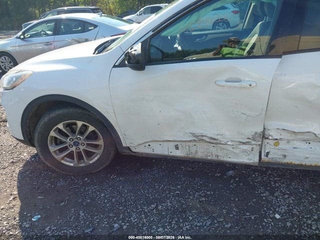 2020 FORD ESCAPE SE 6
