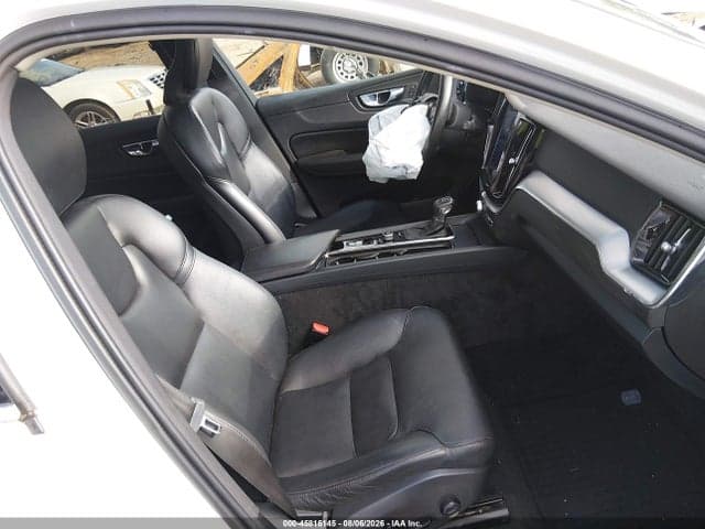 2019 VOLVO XC60 T5 MOMENTUM 5
