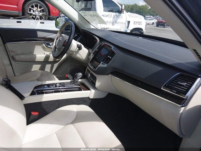 2018 VOLVO XC90 T6 MOMENTUM 5