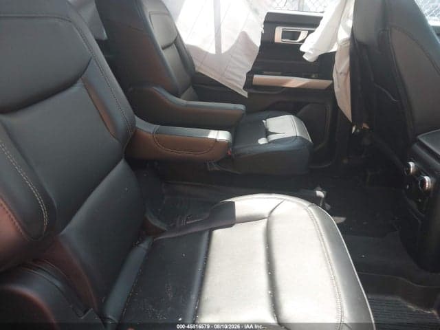 2022 FORD EXPLORER XLT 8
