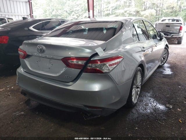 2018 TOYOTA CAMRY XLE 4