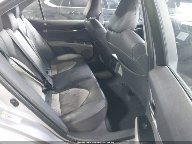 2018 TOYOTA CAMRY XLE 8