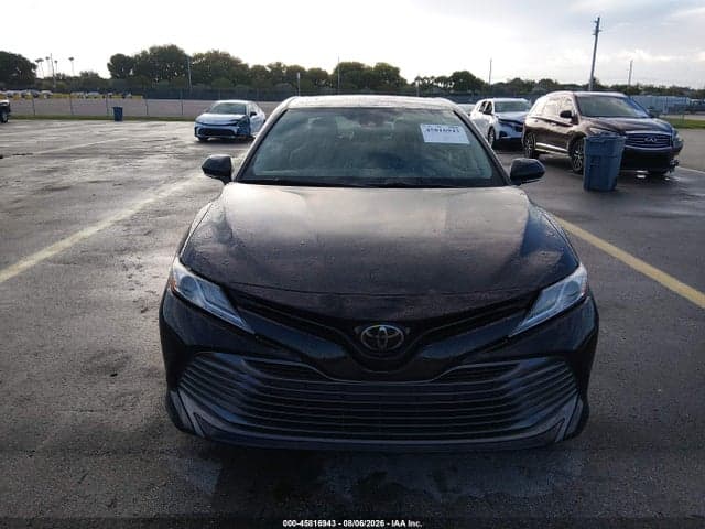 2020 TOYOTA CAMRY XLE 12