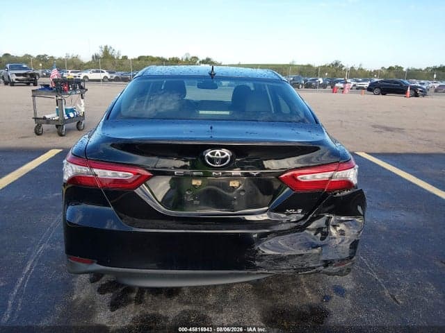 2020 TOYOTA CAMRY XLE 16