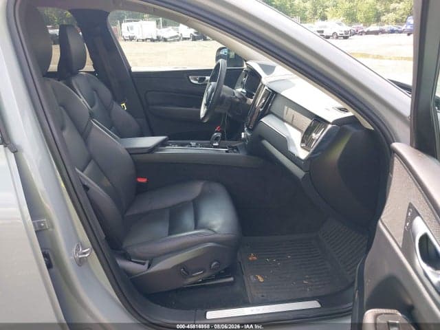 2024 VOLVO XC60 B5 CORE DARK THEME 5