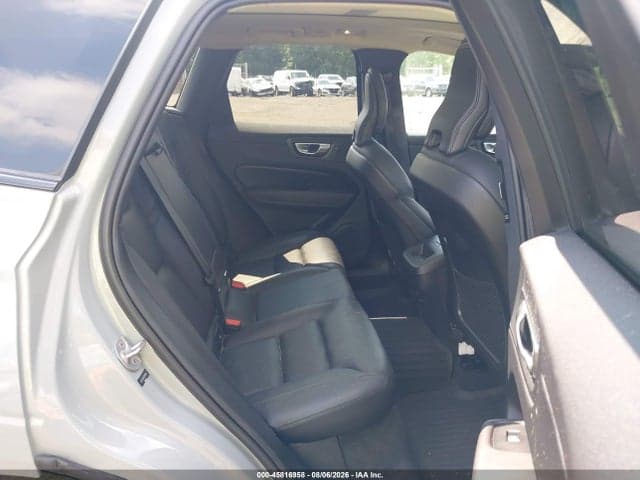 2024 VOLVO XC60 B5 CORE DARK THEME 8