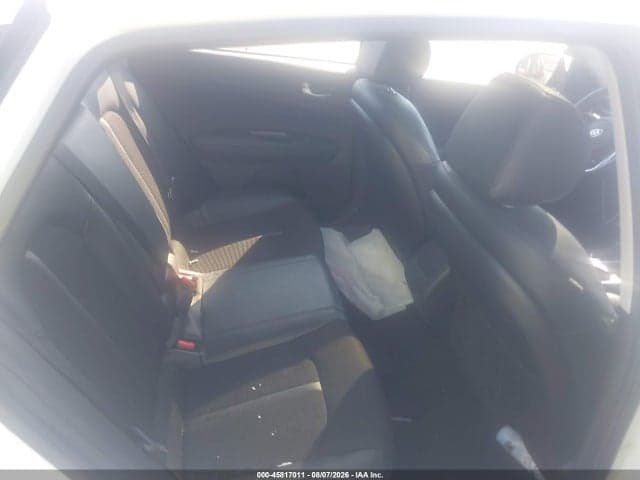 2019 KIA OPTIMA S 8