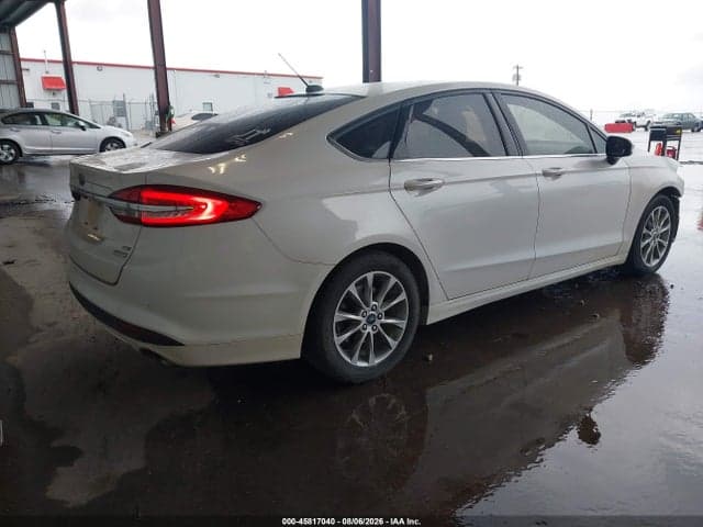 2017 FORD FUSION SE 4