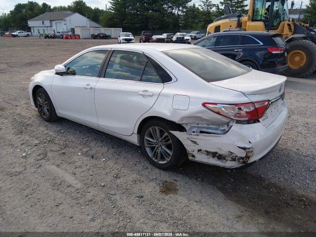 2017 TOYOTA CAMRY SE 3