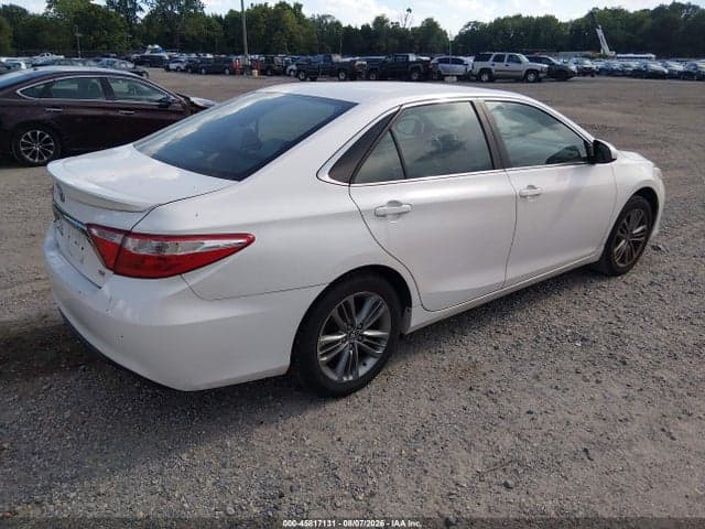 2017 TOYOTA CAMRY SE 4