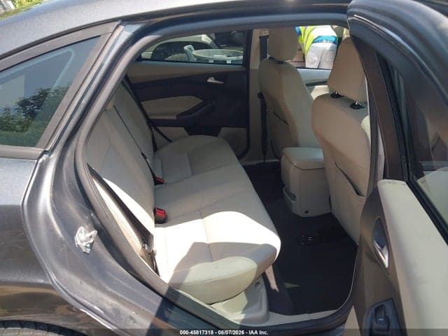 2017 FORD FOCUS SE 8