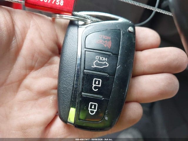 2018 HYUNDAI SANTA FE SE 11