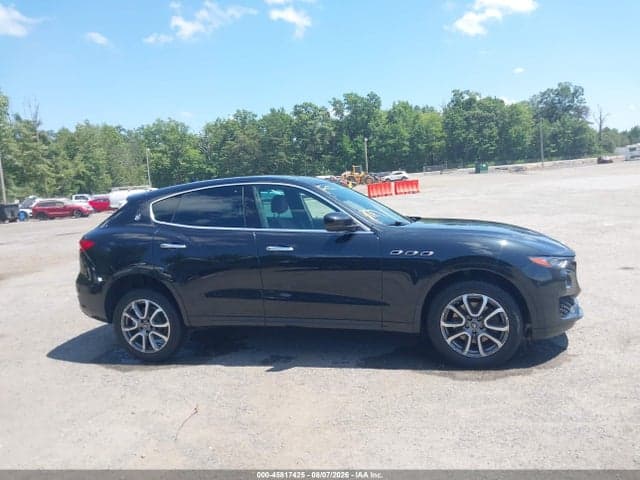 2020 MASERATI LEVANTE 13