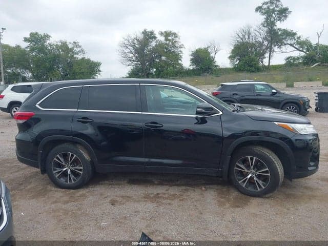 2019 TOYOTA HIGHLANDER LE 12