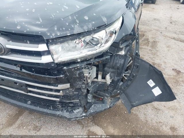 2019 TOYOTA HIGHLANDER LE 16