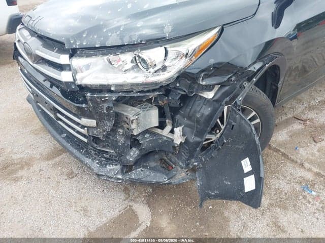 2019 TOYOTA HIGHLANDER LE 17