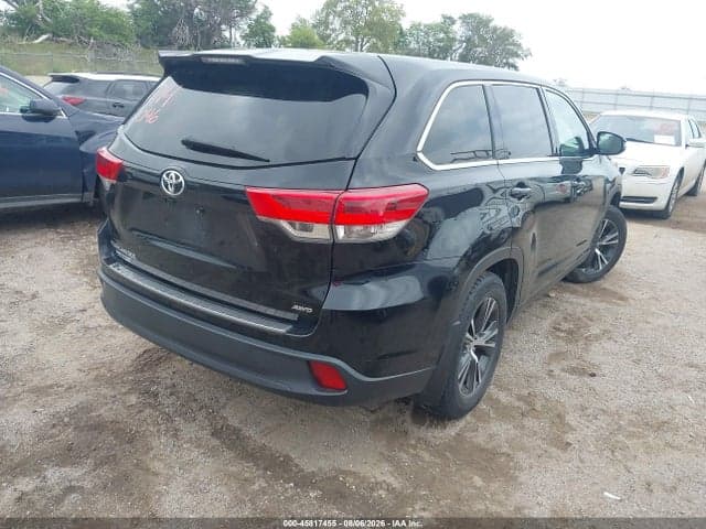 2019 TOYOTA HIGHLANDER LE 4