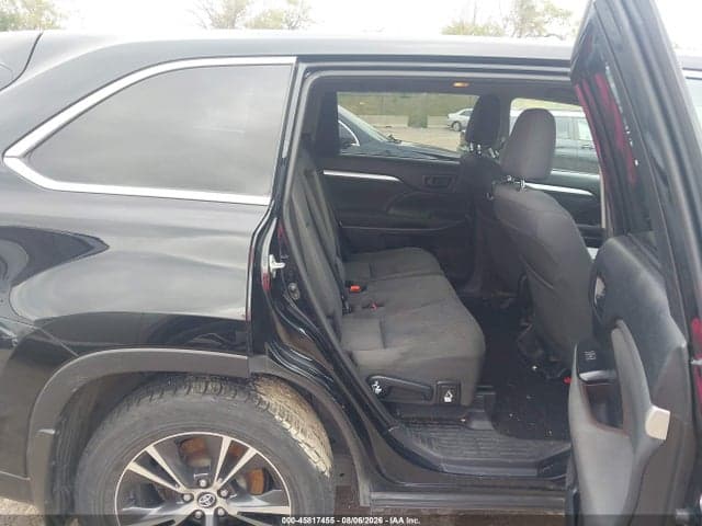 2019 TOYOTA HIGHLANDER LE 8