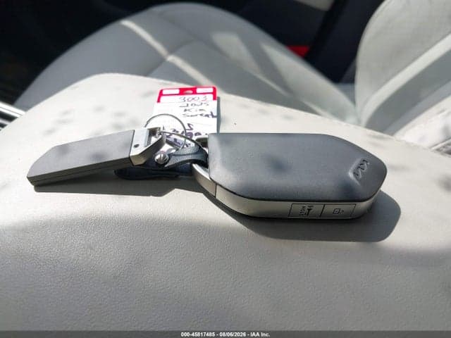 2025 KIA SORENTO S 11