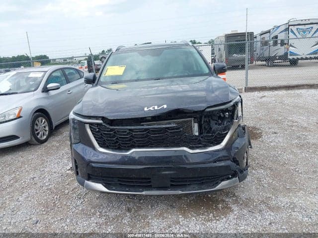 2025 KIA SORENTO S 12