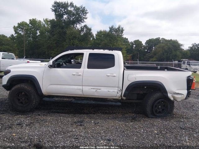 2017 TOYOTA TACOMA TRD SPORT 14