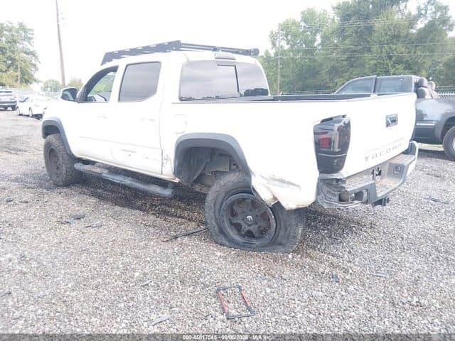 2017 TOYOTA TACOMA TRD SPORT 3