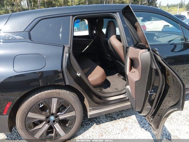 2025 BMW IX XDRIVE50 8