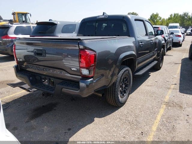 2022 TOYOTA TACOMA SR5 V6 4