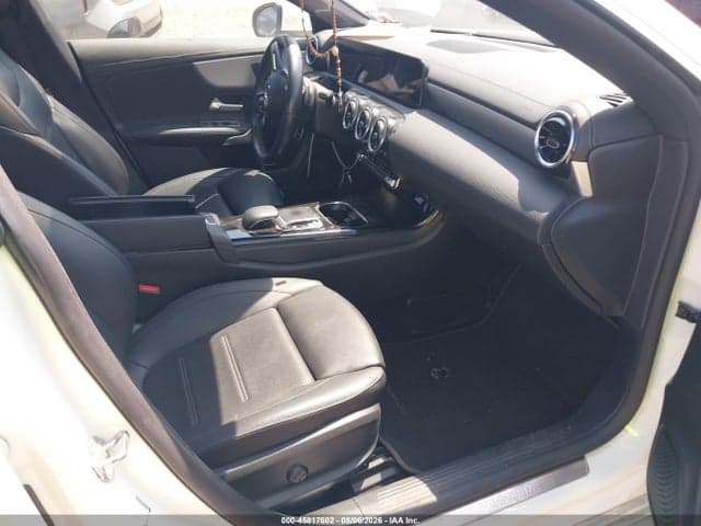 2020 MERCEDES-BENZ CLA 250 4MATIC 5