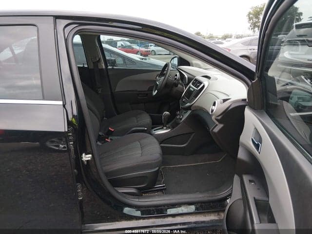 2019 CHEVROLET SONIC LT AUTO 5