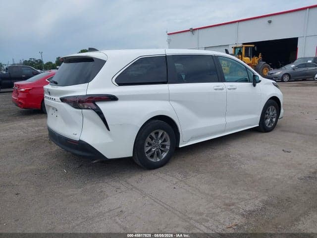 2025 TOYOTA SIENNA LE 4