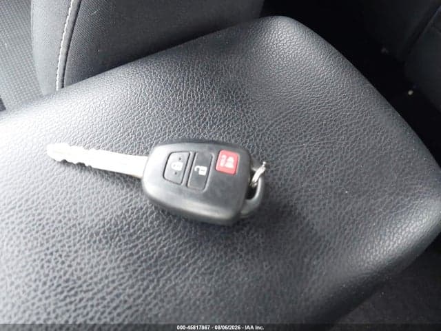 2017 TOYOTA RAV4 XLE 11