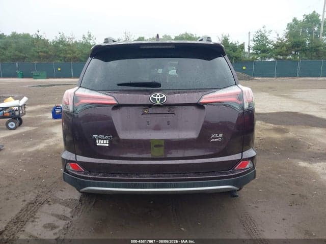 2017 TOYOTA RAV4 XLE 16