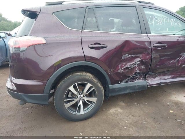 2017 TOYOTA RAV4 XLE 6
