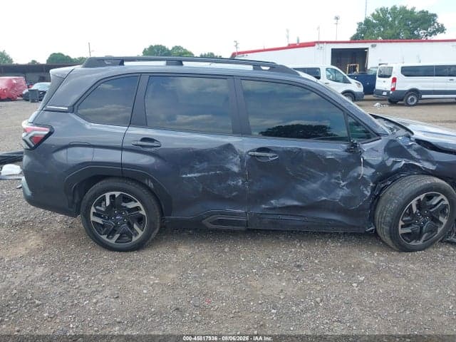 2025 SUBARU FORESTER LIMITED HYBRID 14
