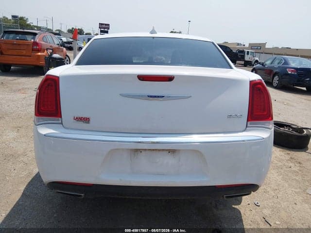 2019 CHRYSLER 300 LIMITED 17