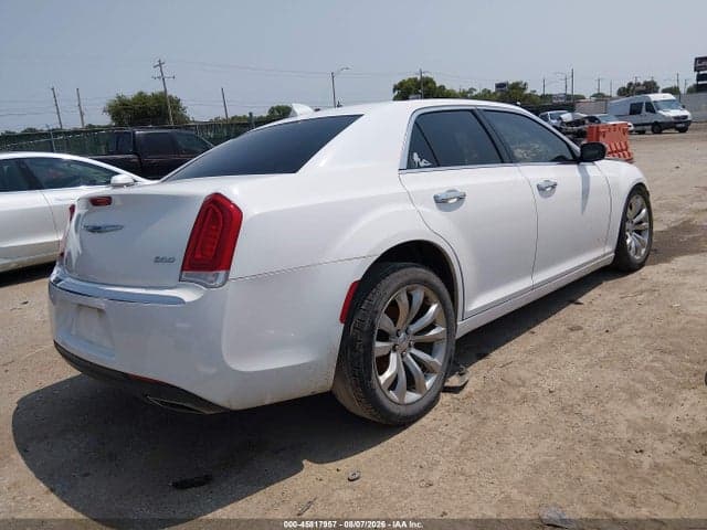 2019 CHRYSLER 300 LIMITED 4