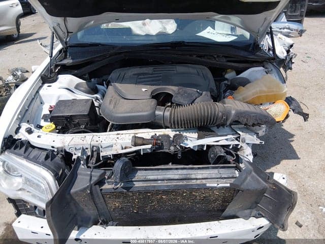 2019 CHRYSLER 300 LIMITED 10