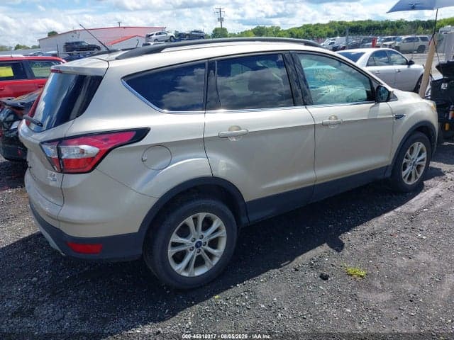 2017 FORD ESCAPE SE 4