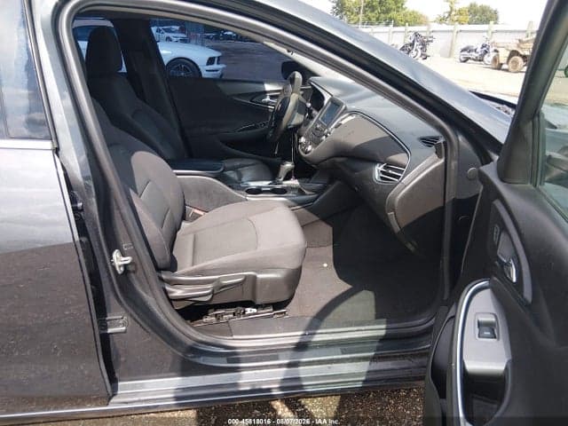 2017 CHEVROLET MALIBU 1LT 5
