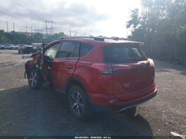 2017 TOYOTA RAV4 XLE 3